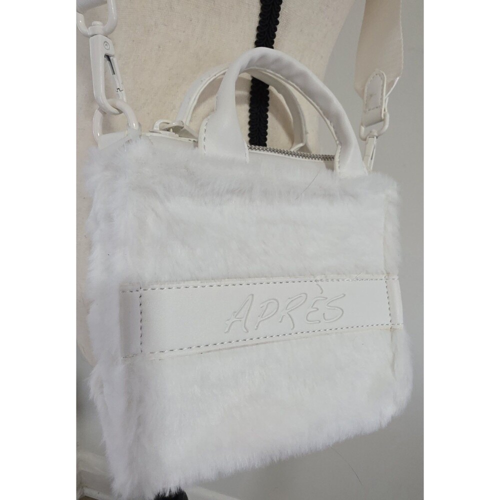 Cute LUV Betsey Johnson APRES Ski White Fur Crossbody Bag Purse EUC Never Used